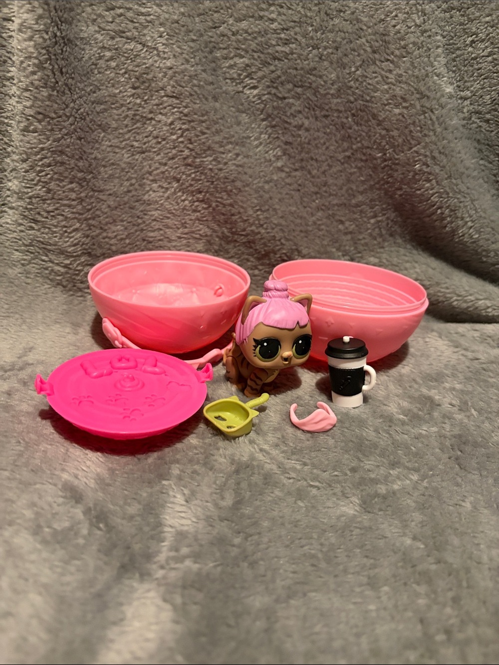 LOL Surprise! Pet Eye Spy Series 4 Cozy Kitty